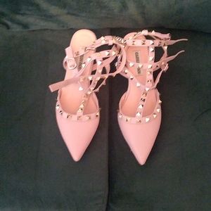 Caitlin Pan size 7 cream studs kitten high heel dress shoes